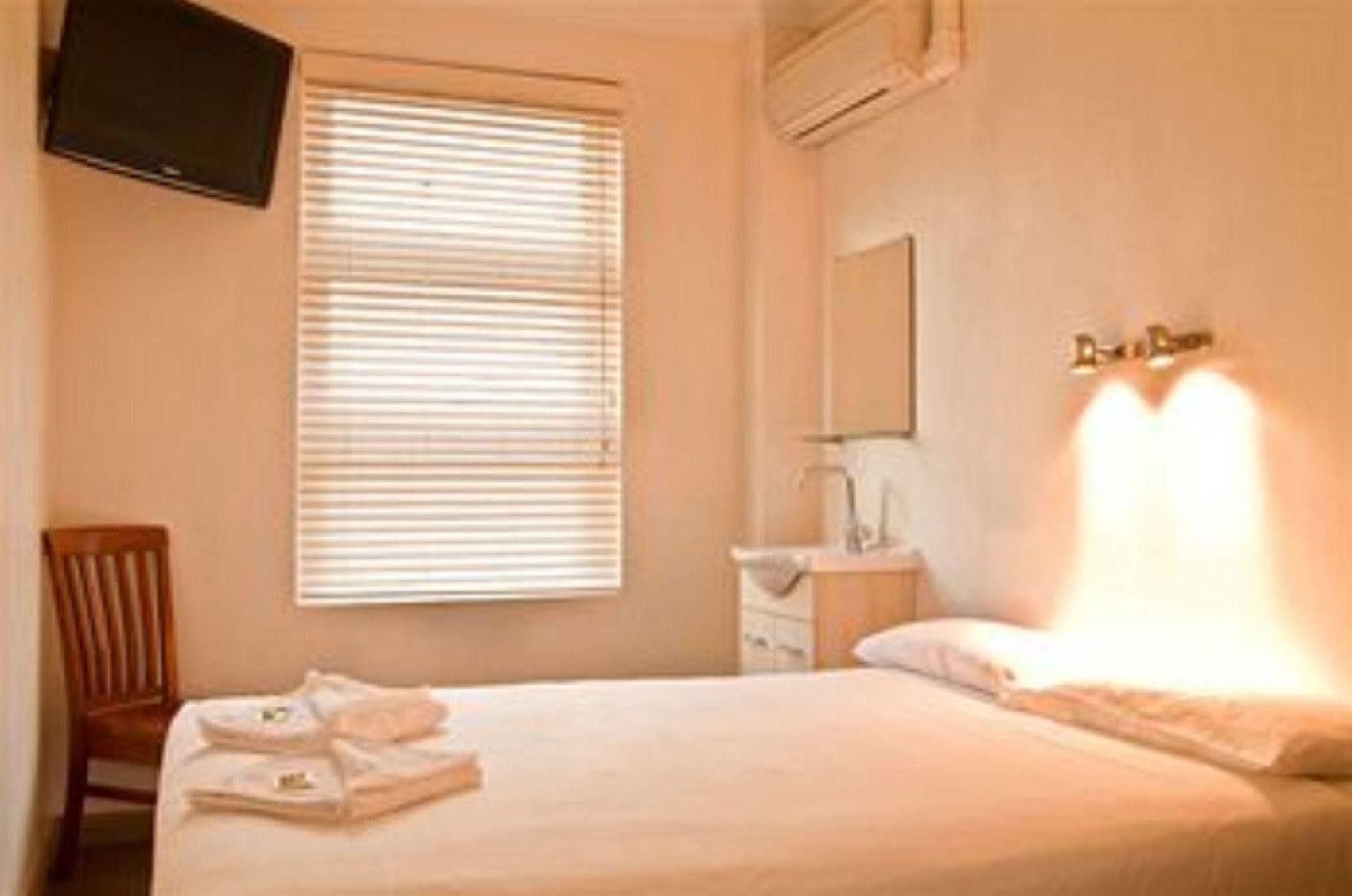 Cbd Hotel Ньюкасл Экстерьер фото