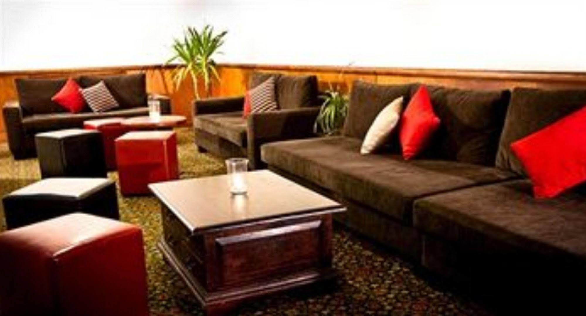 Cbd Hotel Ньюкасл Экстерьер фото